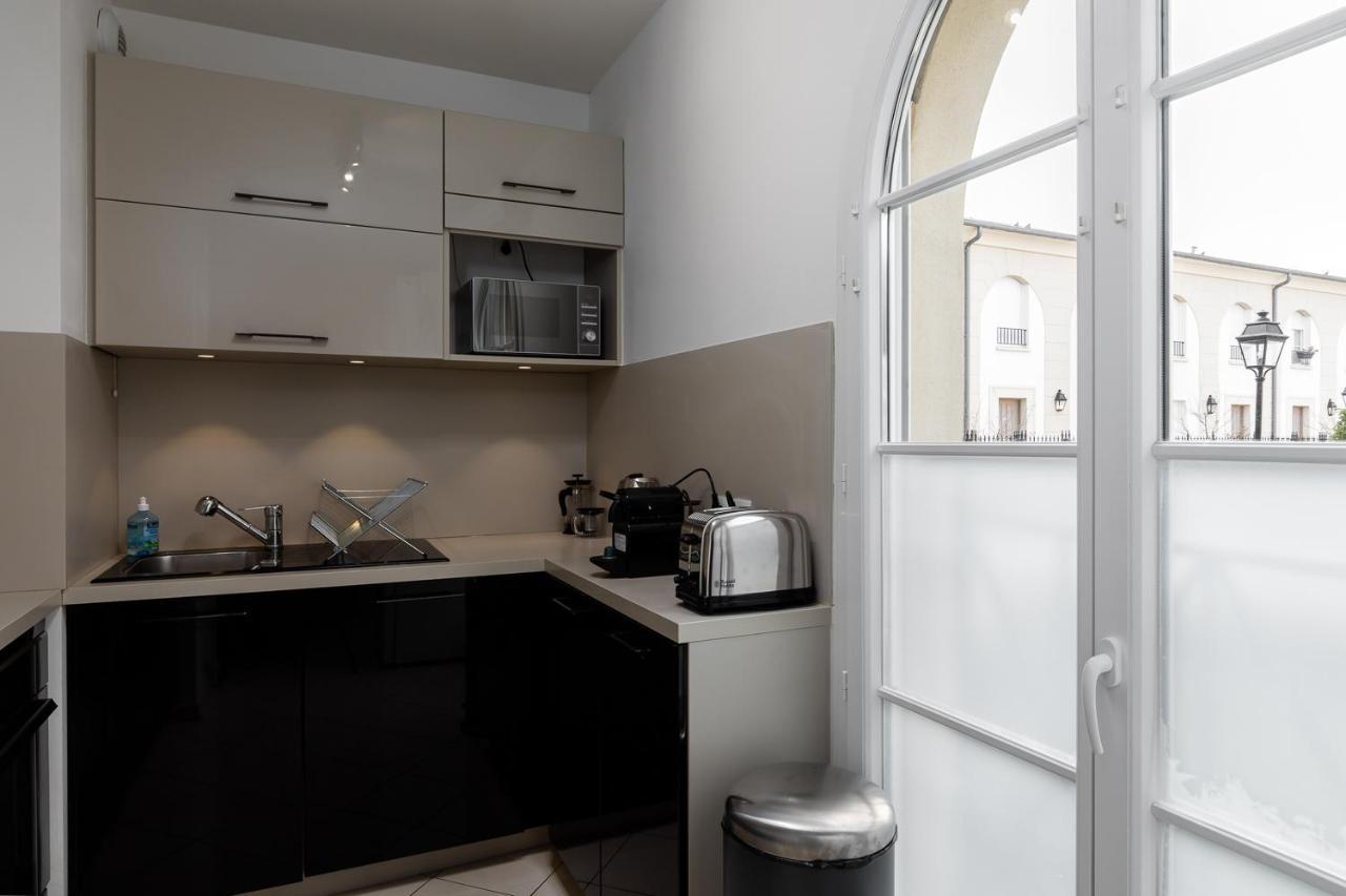Apartment 2 Bedroomed Near Disneyland Paris With Garden Parking At Сери Екстериор снимка