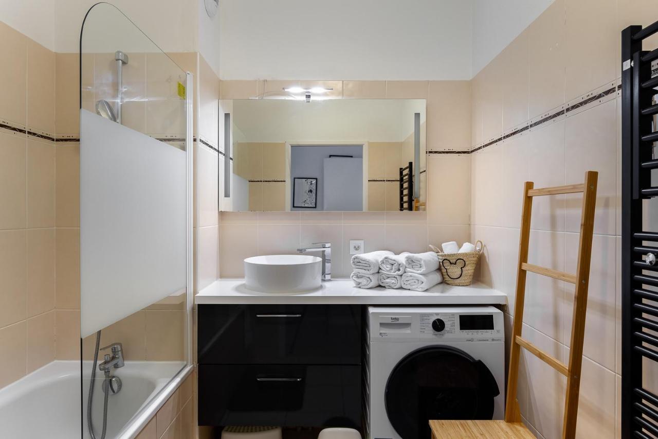Apartment 2 Bedroomed Near Disneyland Paris With Garden Parking At Сери Екстериор снимка